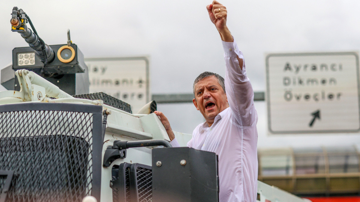Özgür Özel, YENİ Parti'nin 7 şifresini açıkladı
