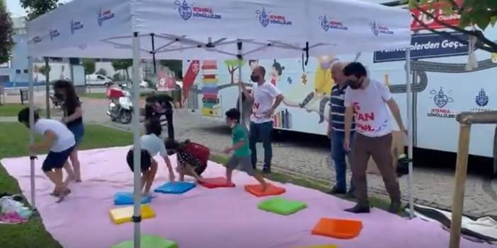İBB’nin gezici çocuk kütüphanesi AKP’li Belediye tarafından kaldırıldı