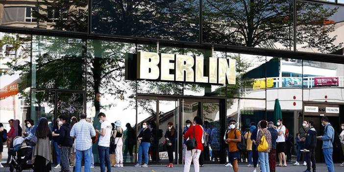 Almanya'da hükümet Delta için uyardı: Günde 100 bin vaka görülecek