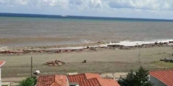 Kastamonu'da sel Karadeniz'in rengini değiştirdi