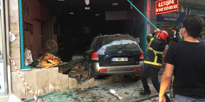 85 yaşındaki s&uuml;r&uuml;c&uuml; otomobille fırına girdi!