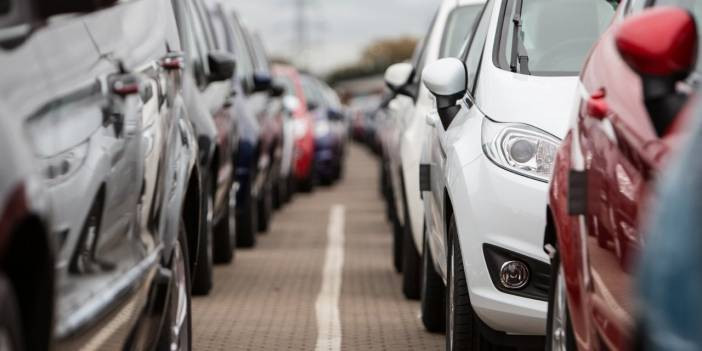 Gümrüğe takılan otomobiller satışa çıkarıldı: Fiyatları 100 bin liranın altında
