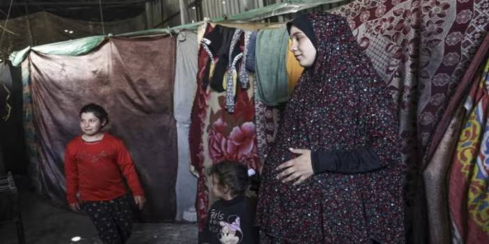 Gazze'de a&ccedil;lık 15 bin hamile kadın i&ccedil;in kritik seviyede