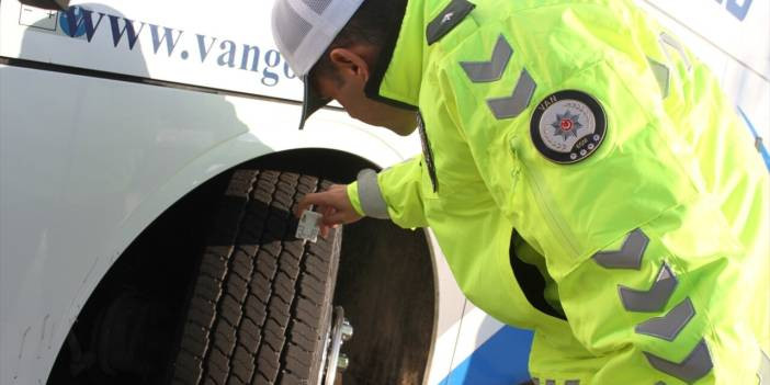 Van'da zorunlu kış lastiği denetimi yapıldı