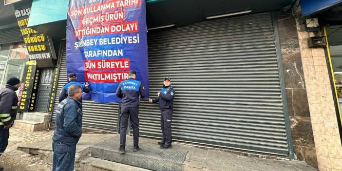 &Uuml;&ccedil; harfli market zinciri şubesi kapatıldı: Son tarihi ge&ccedil;miş &uuml;r&uuml;n satıyordu