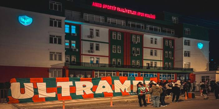 Amedspor&rsquo;a karanlık &ccedil;&ouml;kt&uuml;: Şehmus &Ouml;zer forması depoya atıldı