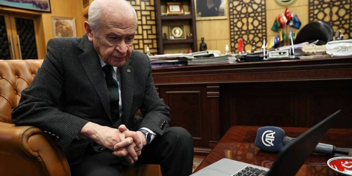 Bahçeli sosyal medyayı susturmak için kökten 'çözüm' önerdi!