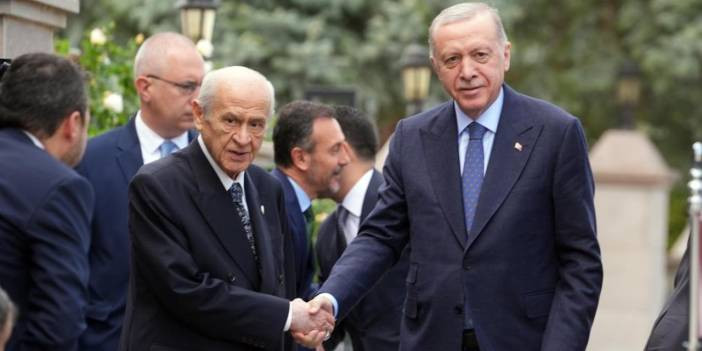 Cumhur İttifakı'nda çatlak sesleri mi? Bahçeli'nin süreçte Erdoğan'ı işaret etmesi ne anlama geliyor