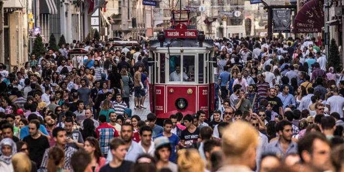İstanbullular gelecekten umutsuz: Kredi kartı borçları alarm veriyor!