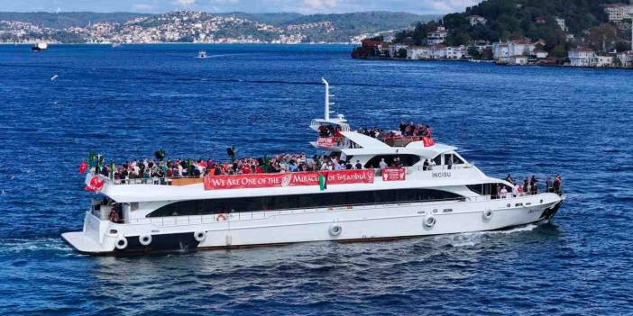 Liverpool taraftarı Galatasaray Adası'nı selamladı