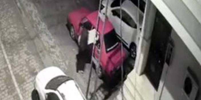 Gece yarısı ses sistemini &ccedil;aldı: O anlar kamerada