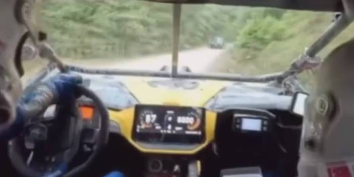 Ralli aracı yarış alanına giren kamyonetle çarpıştı: O anlar böyle görüntülendi