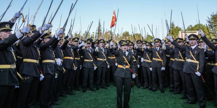 Son dakika | Kılıç çatma soruşturmasında ihraç edilen bölük komutanı Binbaşı Murat Ertürk görevine iade edildi