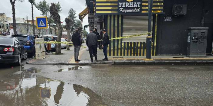 Çarşaf giyip kuyumcuyu soymaya çalıştılar