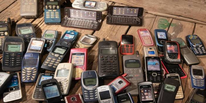 Çekmecenizde bir servet yatıyor olabilir: Eski telefonlar altınla yarışıyor!