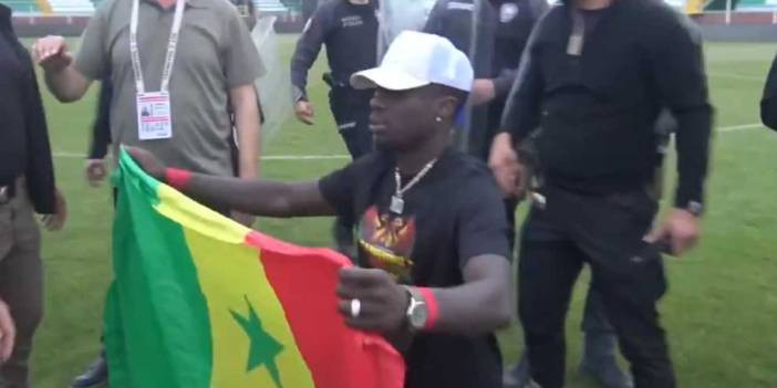 Amedsporlu Diagne'ye polis müdahalesi: Senegal bayrağını PKK flaması sandılar!