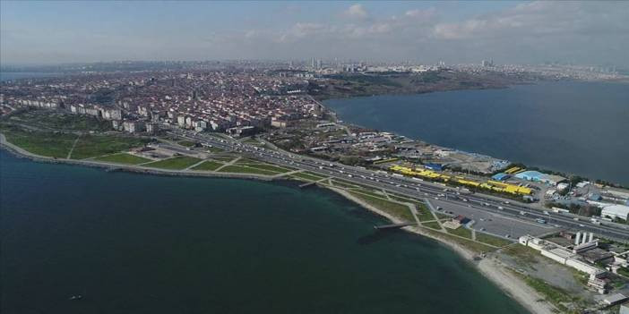 "İBB temsilcisinin telefonuna saldırgan tavırlarla el koyuldu"